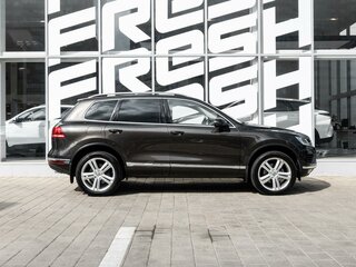 2015 Volkswagen Touareg II Рестайлинг, коричневый, 3670000 рублей, вид 5