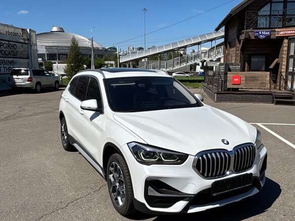 2022 BMW X1 Long 20Li sDrive II (F48) Рестайлинг, белый, 2500000 рублей
