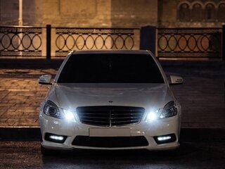 2011 Mercedes-Benz E-Класс 200 7G-Tronic IV (W212, S212, C207), белый, 1100000 рублей, вид 2