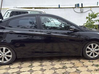 2011 Hyundai Solaris I, чёрный, 750000 рублей, вид 3