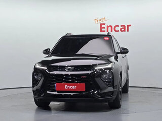 2022 Chevrolet TrailBlazer III, чёрный, 1600000 рублей, вид 2