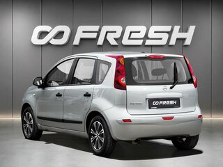 2013 Nissan Note I Рестайлинг, серебристый, 747000 рублей, вид 2