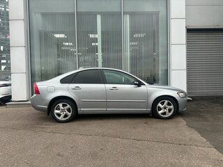 2011 Volvo S40 II Рестайлинг, серебристый, 599000 рублей, вид 3