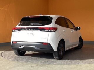 2023 Nissan Note e-Power III, белый, 1100666 рублей, вид 4