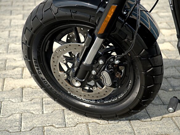 2024 Harley-Davidson Fat Bob, серый, 2100000 рублей - вид 21