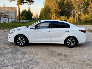 2017 Kia Rio IV, белый, 1100000 рублей, вид 4