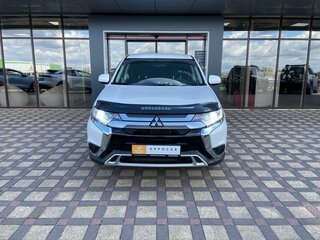 2021 Mitsubishi Outlander III Рестайлинг 3, белый, 2020000 рублей, вид 2