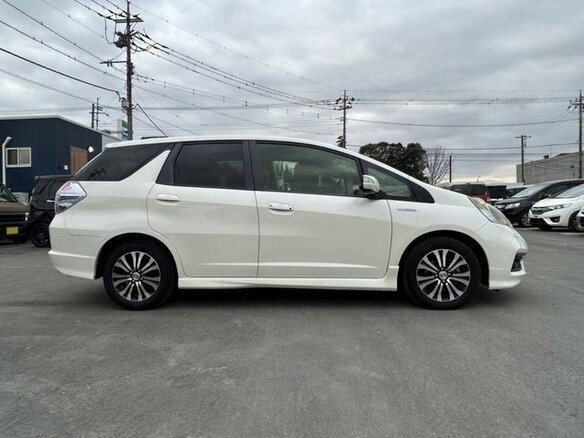 2014 Honda Fit Shuttle I Рестайлинг, белый, 712000 рублей - вид 6