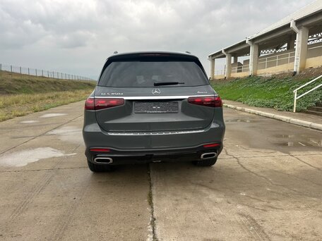 2026 Mercedes-Benz GLS 450 d II (X167) Рестайлинг, серый, 19500000 рублей, вид 5