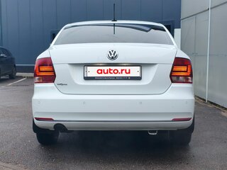 2018 Volkswagen Polo V Рестайлинг, белый, 1000000 рублей, вид 4