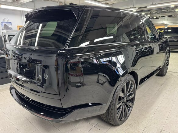 2026 Land Rover Range Rover P615 MHEV V, чёрный, 39500000 рублей - вид 4