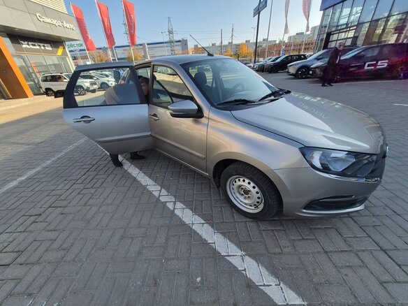 2020 Lada (ВАЗ) Granta I Рестайлинг, золотистый, 850000 рублей