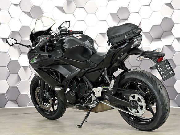 2017 Kawasaki Ninja 650, чёрный - вид 7