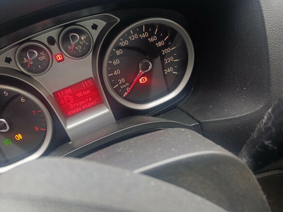2010 Ford Focus II Рестайлинг, белый, 635000 рублей - вид 6