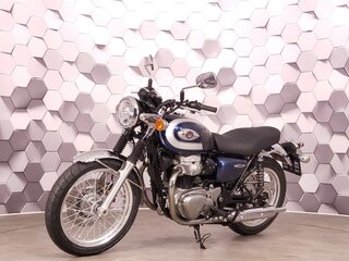 2021 Kawasaki W 800, синий, 777000 рублей, вид 2