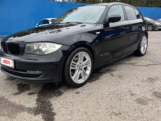 2011 BMW 1 серии 118i I (E81/E82/E87/E88) Рестайлинг, чёрный, 794000 рублей, вид 3