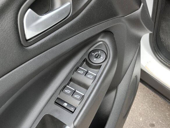 2016 Ford Kuga II, белый, 1000500 рублей - вид 16
