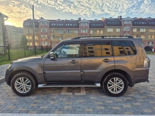 2012 Mitsubishi Pajero IV Рестайлинг 1, коричневый, 1650000 рублей, вид 4