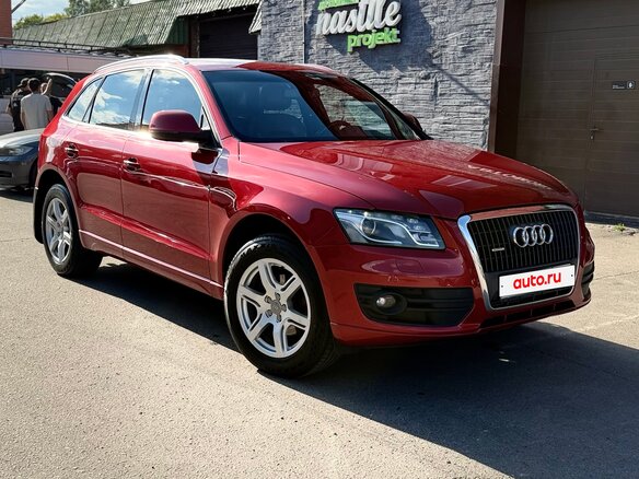 2009 Audi Q5 I (8R), красный, 1300000 рублей - вид 1