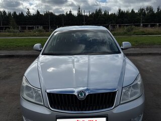2013 Skoda Octavia II (A5) Рестайлинг, серебристый, 1100000 рублей, вид 2