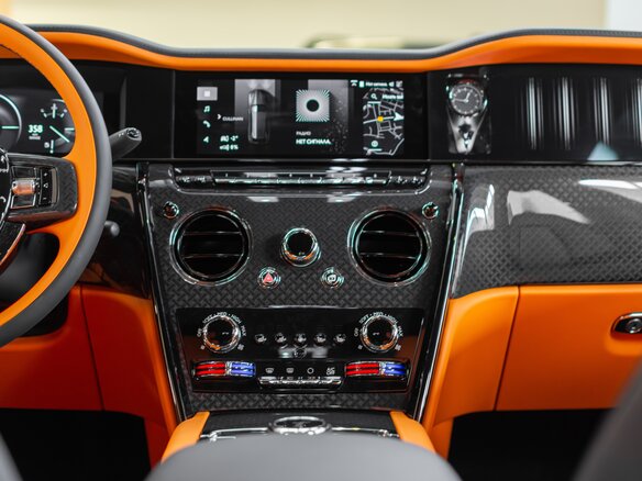 2025 Rolls-Royce Cullinan Black Badge I Рестайлинг (Series II), чёрный, 67490000 рублей - вид 14