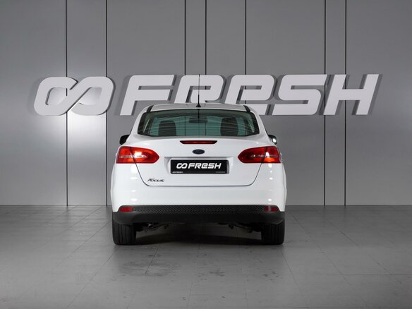2016 Ford Focus III Рестайлинг, белый, 1299000 рублей - вид 3