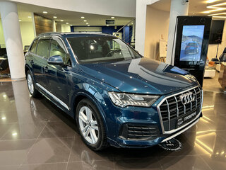 2020 Audi Q7 45 TDI II (4M) Рестайлинг, синий, 6855000 рублей, вид 3