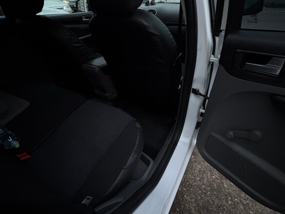 2011 Ford Focus II Рестайлинг, белый, 860000 рублей - вид 8
