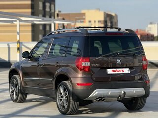 2017 Skoda Yeti I Рестайлинг, коричневый, 2050000 рублей, вид 3