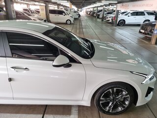 2023 Kia K5 III, белый, 2200000 рублей, вид 5