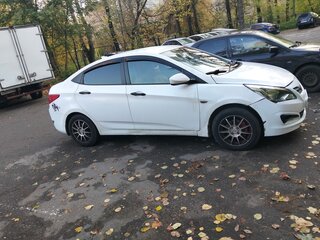 2015 Hyundai Solaris I Рестайлинг, белый, 400000 рублей, вид 3