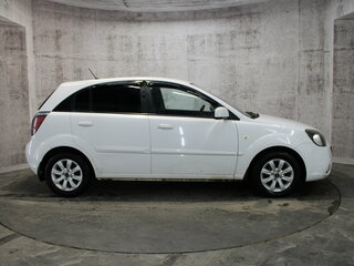 2011 Kia Rio II Рестайлинг, белый, 495000 рублей, вид 4