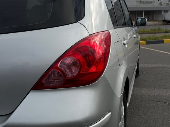 2011 Nissan Tiida I Рестайлинг, серый, 750000 рублей - вид 16
