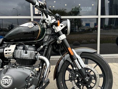 2026 Royal Enfield Super Meteor, зелёный, 773000 рублей, вид 4