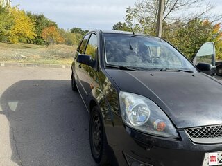 2008 Ford Fiesta Mk5, чёрный, 385000 рублей, вид 3