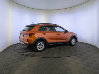 2021 Kia Rio X IV Рестайлинг, оранжевый, 1650000 рублей, вид 5