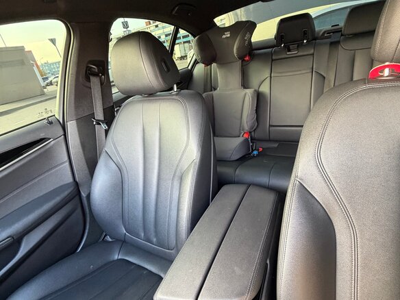 2018 BMW 5 серии 520i VII (G30/G31/G38), чёрный, 3000000 рублей - вид 35