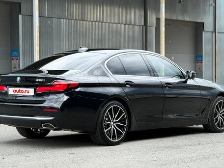 2021 BMW 5 серии 530i xDrive VII (G30/G31/G38) Рестайлинг, чёрный, 4500000 рублей, вид 5