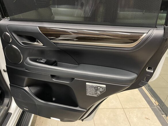 2018 Lexus LX 570 III Рестайлинг 2, белый - вид 20