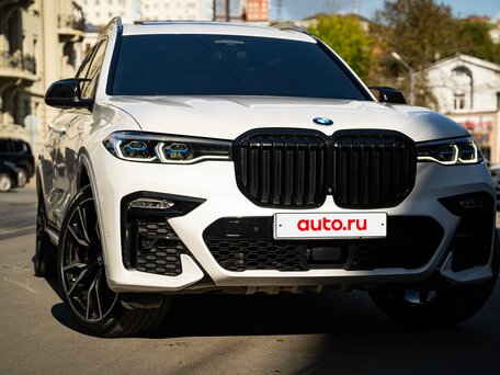 2021 BMW X7 40i I (G07), белый, 8000000 рублей, вид 2