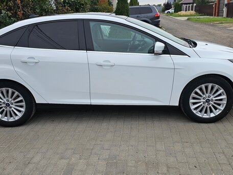 2018 Ford Focus III Рестайлинг, белый, 1320000 рублей, вид 3