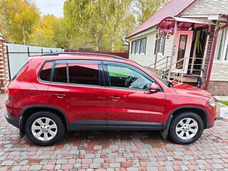 2013 Volkswagen Tiguan I Рестайлинг, красный, 1000000 рублей, вид 2