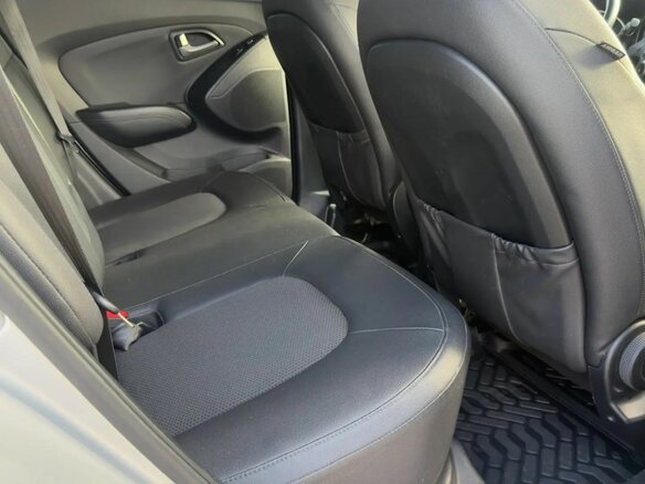 2014 Hyundai ix35 I Рестайлинг, серебристый, 1450000 рублей - вид 17