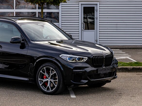 2022 BMW X5 40i IV (G05/G18), чёрный, 8295000 рублей - вид 8