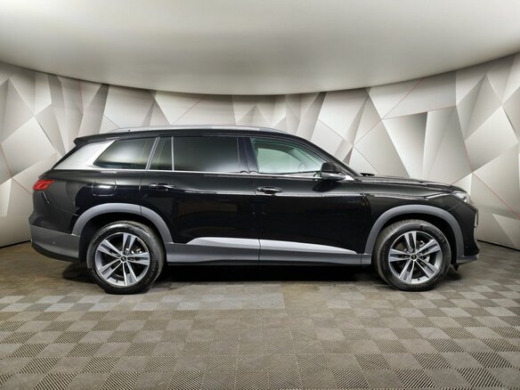 2023 Audi Q6 45 TFSI, чёрный, 5875150 рублей - вид 5