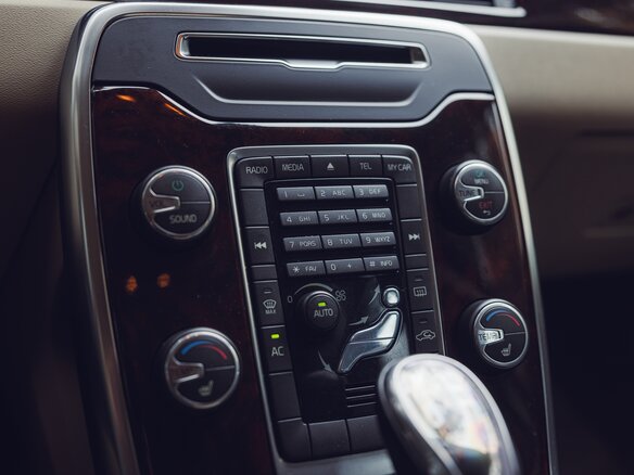 2013 Volvo XC70 II, бежевый - вид 31