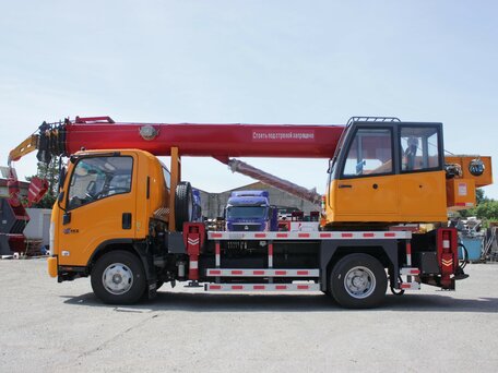2026 Isuzu Автокран, золотистый, 7900000 рублей, вид 1