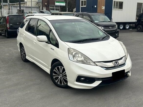 2014 Honda Fit Shuttle I Рестайлинг, белый, 712000 рублей