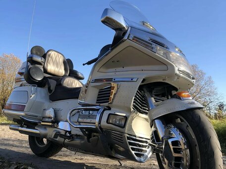 1997 Honda GL 1500 Gold Wing, белый, 600000 рублей, вид 4