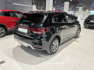 2021 Kia Rio X IV Рестайлинг, чёрный, 1478000 рублей, вид 4